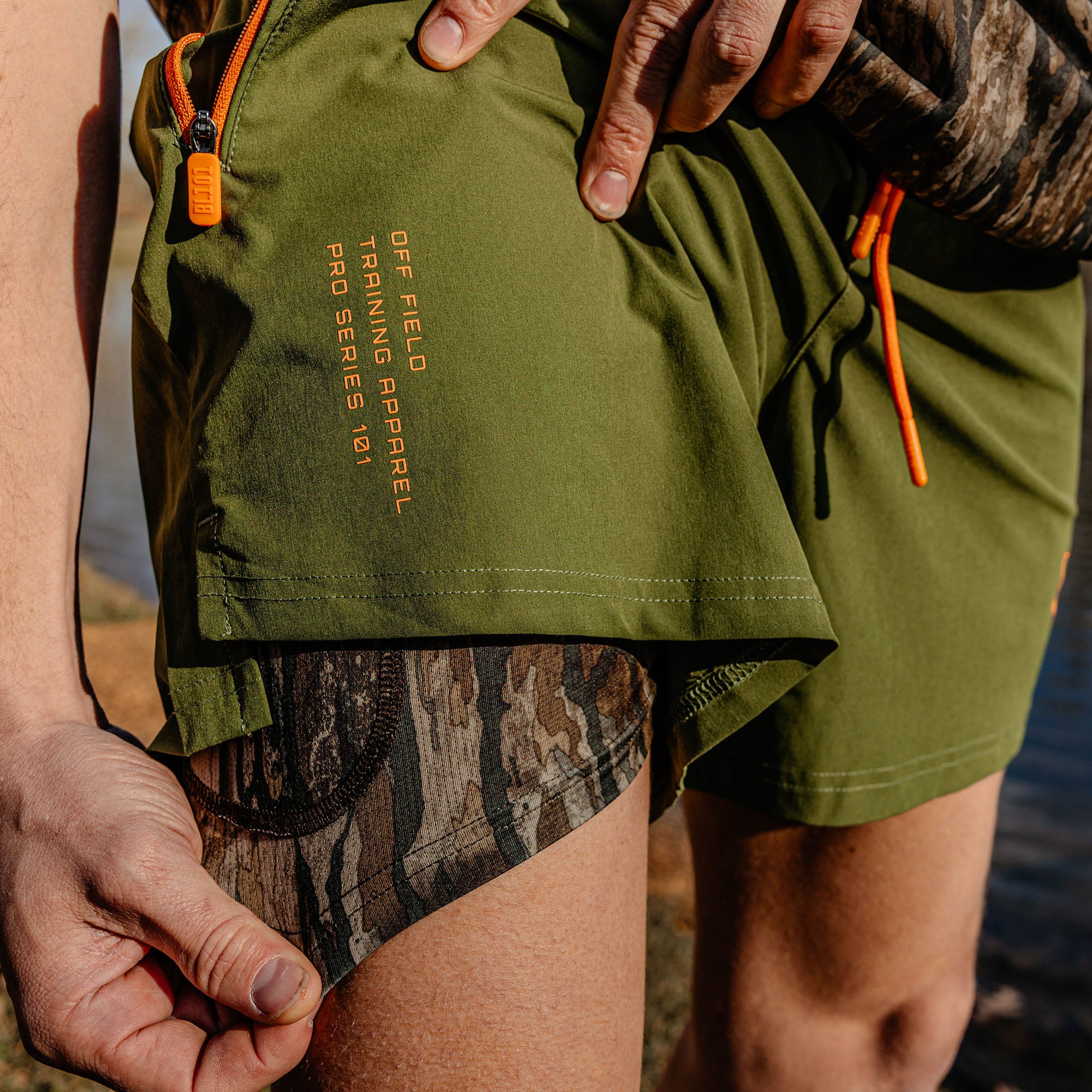 Realtree Pro Series Shorts V2 with Liner - Olive Green/Legacy - Image 3